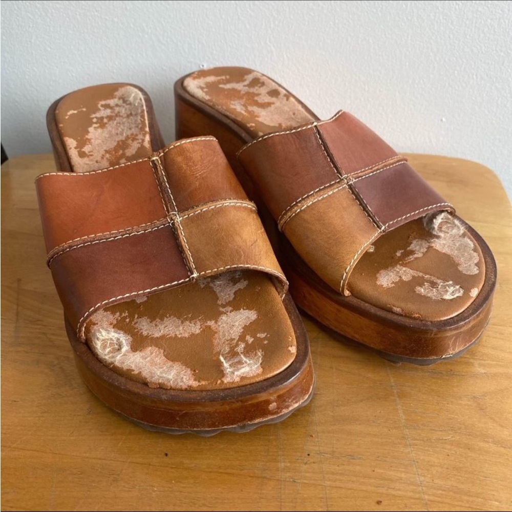 Brown chunky sandals. Platform wooden sandals w/patchwork leather. Size 9